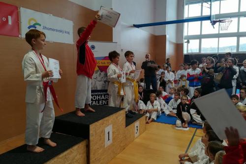 22883196_1869690299709707_1201363987_n