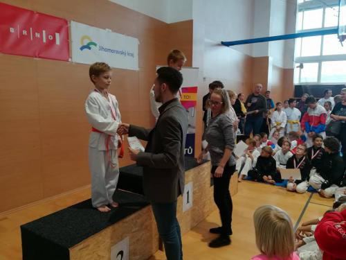 22883356_1869689993043071_520632623_n