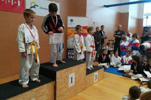 22894880_1869690379709699_1068273733_n