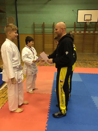 83362189 799045653838981 8337778487980982272 o (1)