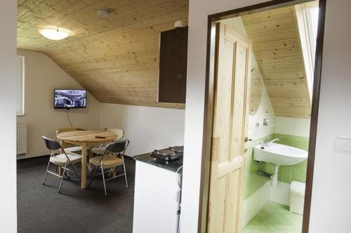 ctyrluzkovy-apartman-d6c9-