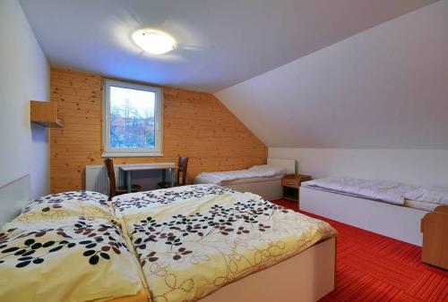 ctyrluzkovy-pokoj-v-chate-1-tv-wifi-koupelna-02fd-