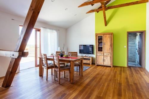 svatebni-apartman-ranc-milovice-1
