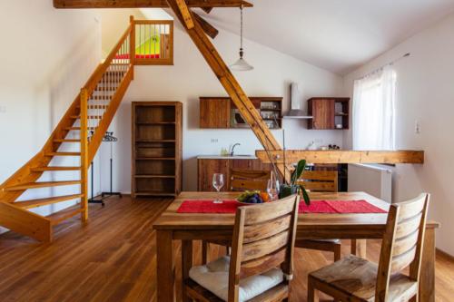 svatebni-apartman-ranc-milovice-2