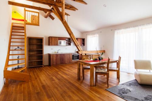 svatebni-apartman-ranc-milovice-3