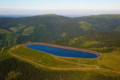 tip-na-vylet-praded-a-nebo-precerpavaci-vodni-elektrarna-dlouhe-strane--b052-