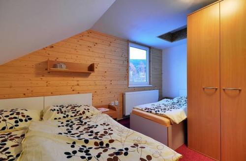 triluzkovy-pokoj-b519-